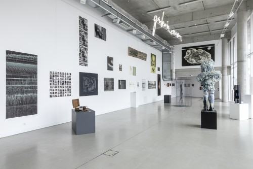 Między materialnością a niematerialnością