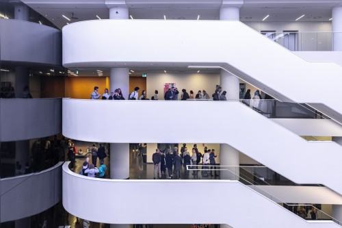 Solo i w duecie - wielogłos artystycznych postaw (Rezonanse sztuki XV)