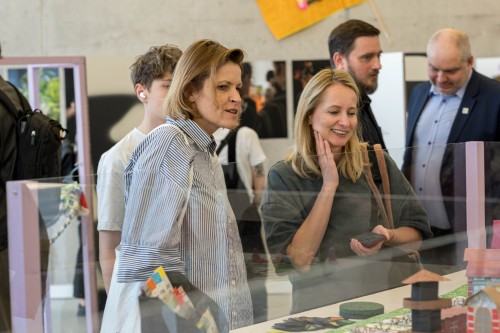 Stany wyjątkowe_Neon