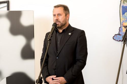 Stany wyjątkowe_Neon