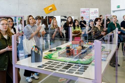 Stany wyjątkowe_Neon