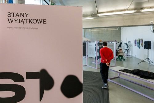 Stany wyjątkowe_Neon