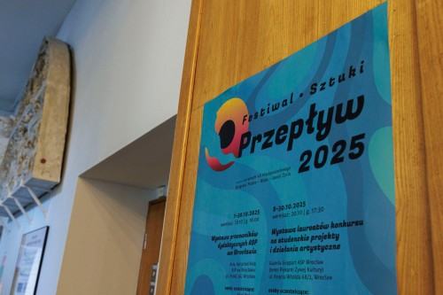 Przepływ_wernisaż Aula