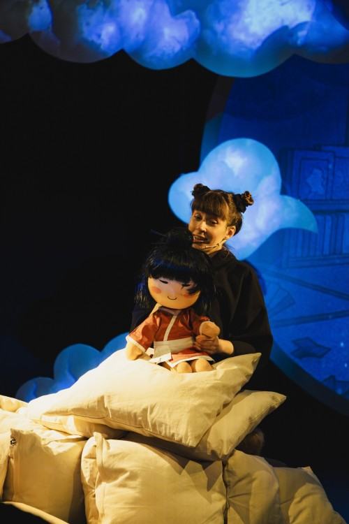 Gdzie się podział Baku?, spektakl ze scenografią, kostiumami, multimediami oraz formami lalkowymi Sebastiana Siepietowskiego, zdj. Maciej Cieślak