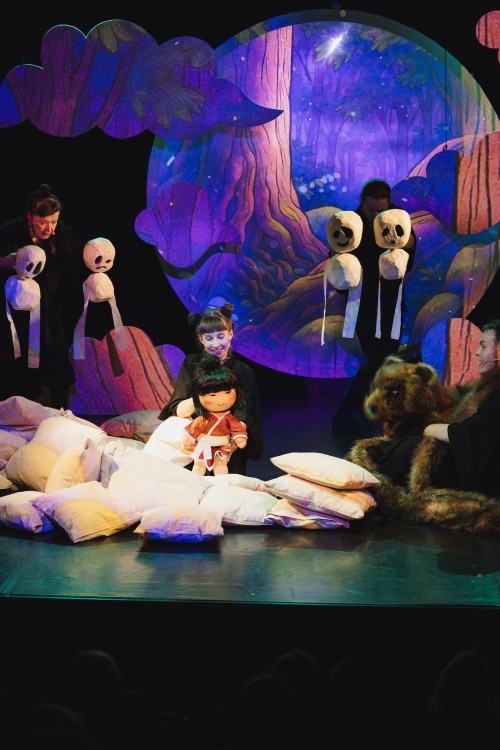 Gdzie się podział Baku?, spektakl ze scenografią, kostiumami, multimediami oraz formami lalkowymi Sebastiana Siepietowskiego, zdj. Maciej Cieślak