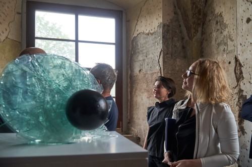 NIE/OBECNOŚĆ czyli o desublimacji sztuki NIE/OBECNOŚĆ czyli o desublimacji sztuki