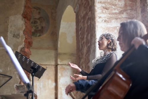 NIE/OBECNOŚĆ czyli o desublimacji sztuki NIE/OBECNOŚĆ czyli o desublimacji sztuki