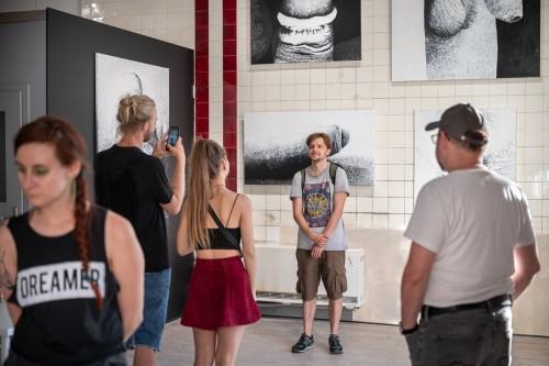 Ewa Babiarz, Too many Dicks on the Dance Floor