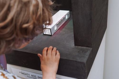 Otwarcie wystawy Sebastiana Siepietowskiego pt. Wokół sceny: teatralna immersja