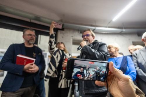 Horyzont zdarzeń Horyzont zdarzeń