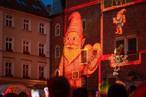 Pokazy świetlne. Foto: Bartosz Mokrzycki / mat. prasowe UMW