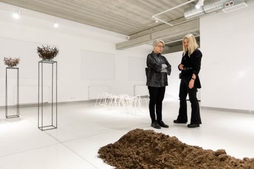 U zbiegu dróg_wernisaż