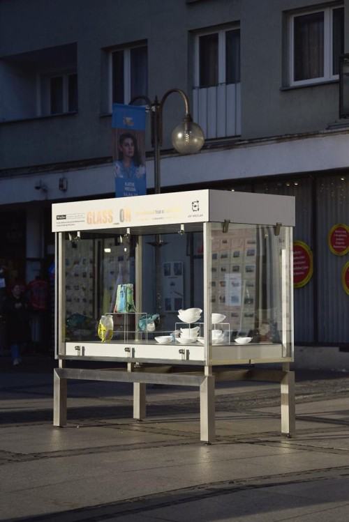 image00013.jpg Glass_on