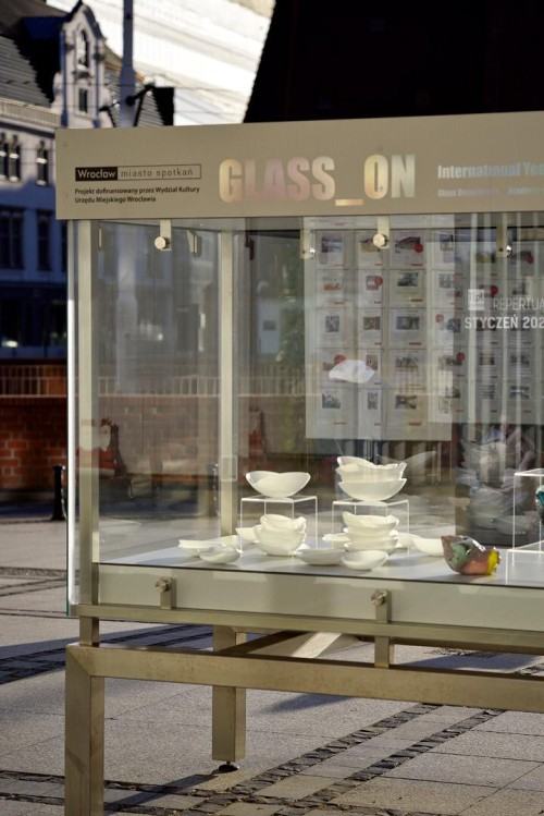 image00015.jpg Glass_on