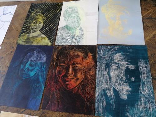 Przegląd z rysunku w pracowni 212