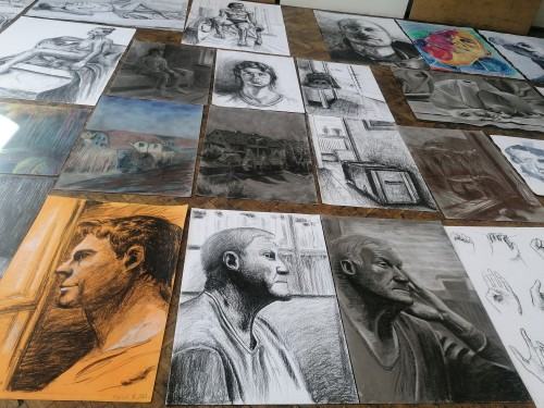 Przegląd z rysunku w pracowni 212