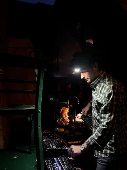 NIE/OBECNOŚĆ czyli o desublimacji sztuki NIE/OBECNOŚĆ czyli o desublimacji sztuki