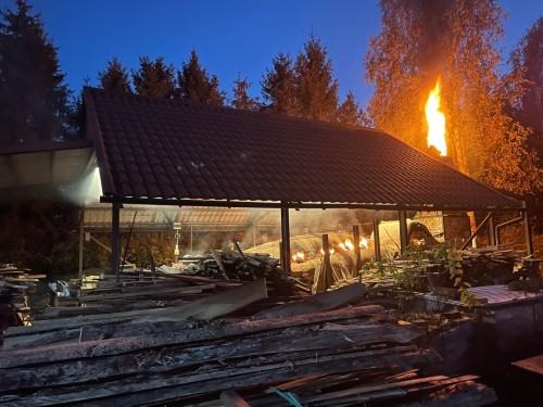 ,,Odkrywanie ognia’’ - rozładunek pieca Tongkama w Luboradowie ,,Odkrywanie ognia’’ - rozładunek pieca Tongkama w Luboradowie