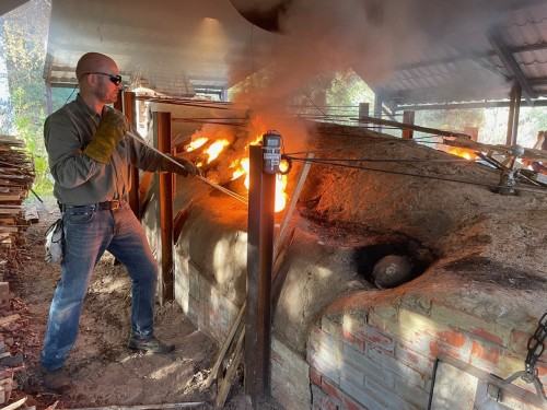 ,,Odkrywanie ognia’’ - rozładunek pieca Tongkama w Luboradowie ,,Odkrywanie ognia’’ - rozładunek pieca Tongkama w Luboradowie