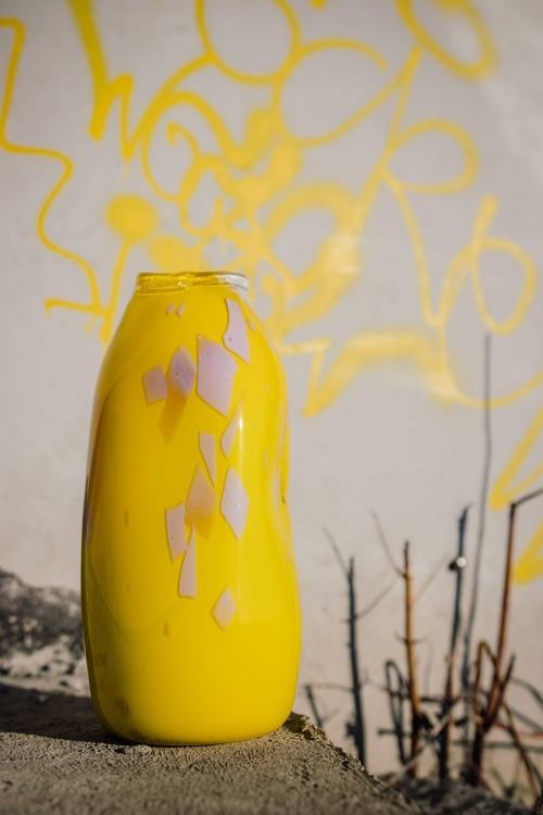 kalina-banka-kulka-smieci-wazon-szklany-recznie-formowany-fot-dzikie-studio