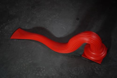 Maciej Albrzykowski, Niektóre idee bywają uwodząco piękne, sztuczne tworzywo, farba, 38x25x120cm, 2023 Maciej Albrzykowski, Niektóre idee bywają uwodząco piękne, sztuczne tworzywo, farba, 38x25x120cm, 2023