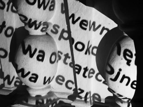 Malgorzata Kazimierczak, Palimpsest słów w zacieranie znaczeń, instalacja-audio-wizualna-projekcja-filmowa, 2015 Malgorzata Kazimierczak, Palimpsest słów w zacieranie znaczeń, instalacja-audio-wizualna-projekcja-filmowa, 2015