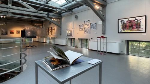 Wernisaż wystawy Pali się! [w Starej Kotłowni]