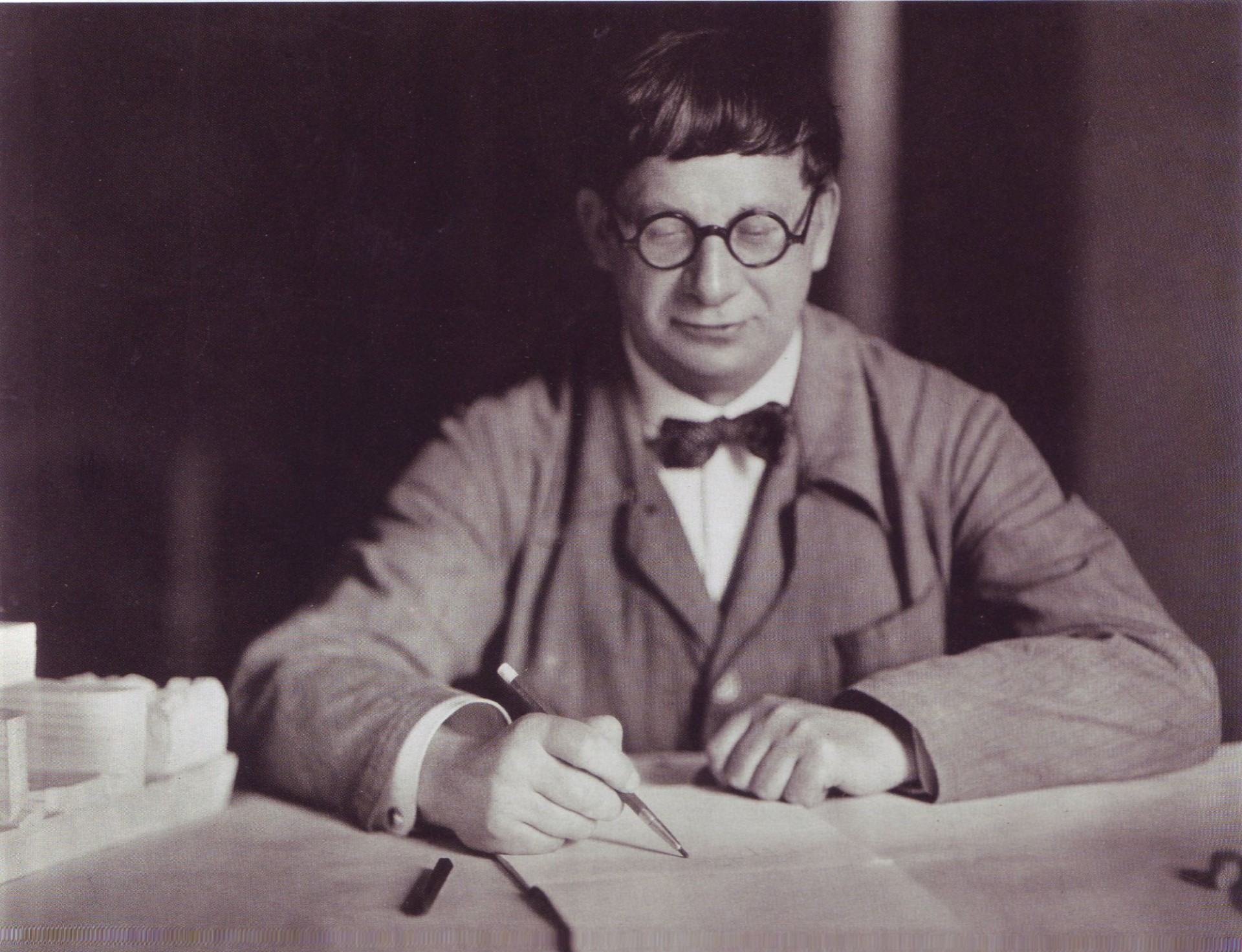 Hans Poelzig, źródło wikipedia